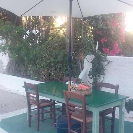Ferienwohnung Ο Μπαξεσ Livadi  Exterior foto