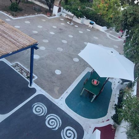 Ferienwohnung Ο Μπαξεσ Livadi  Exterior foto