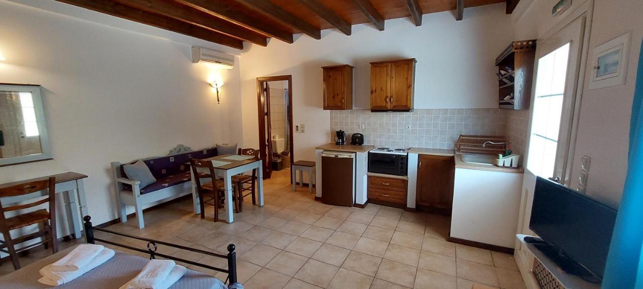 Ferienwohnung Ο Μπαξεσ Livadi  Exterior foto