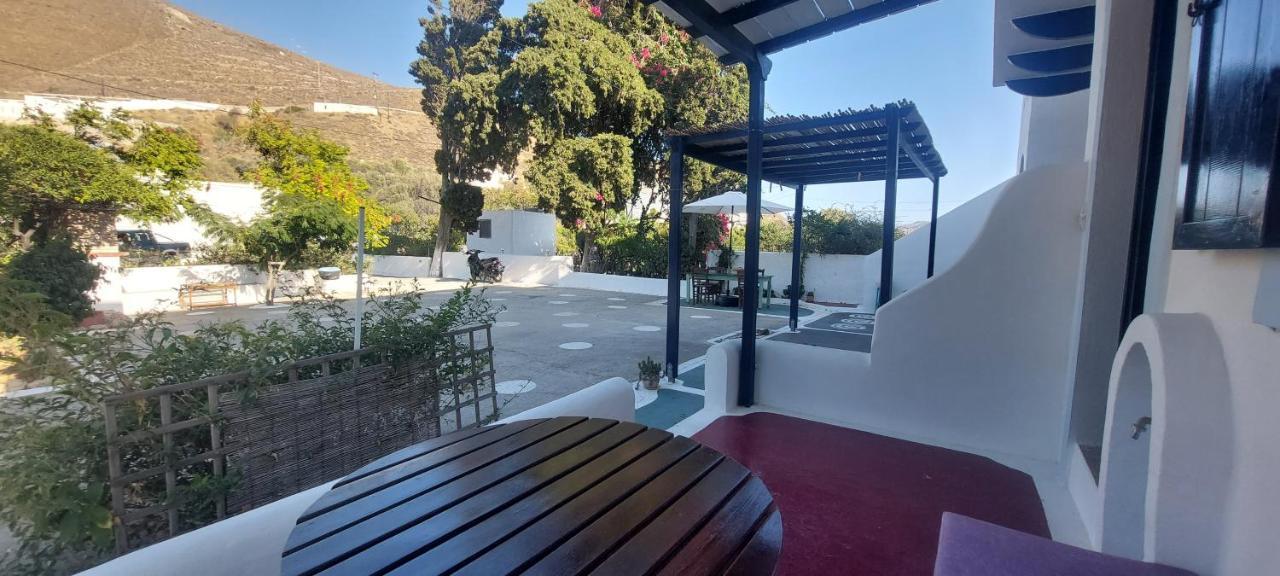 Ferienwohnung Ο Μπαξεσ Livadi  Exterior foto