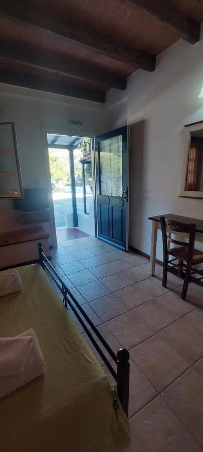 Ferienwohnung Ο Μπαξεσ Livadi  Exterior foto