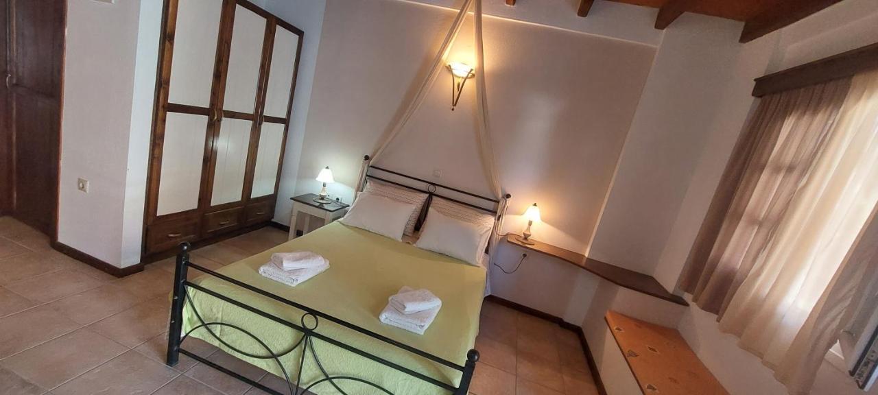 Ferienwohnung Ο Μπαξεσ Livadi  Exterior foto