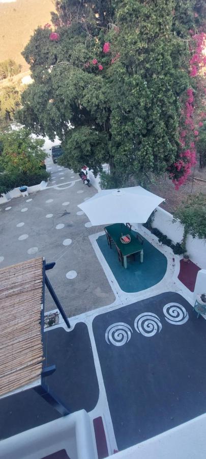 Ferienwohnung Ο Μπαξεσ Livadi  Exterior foto