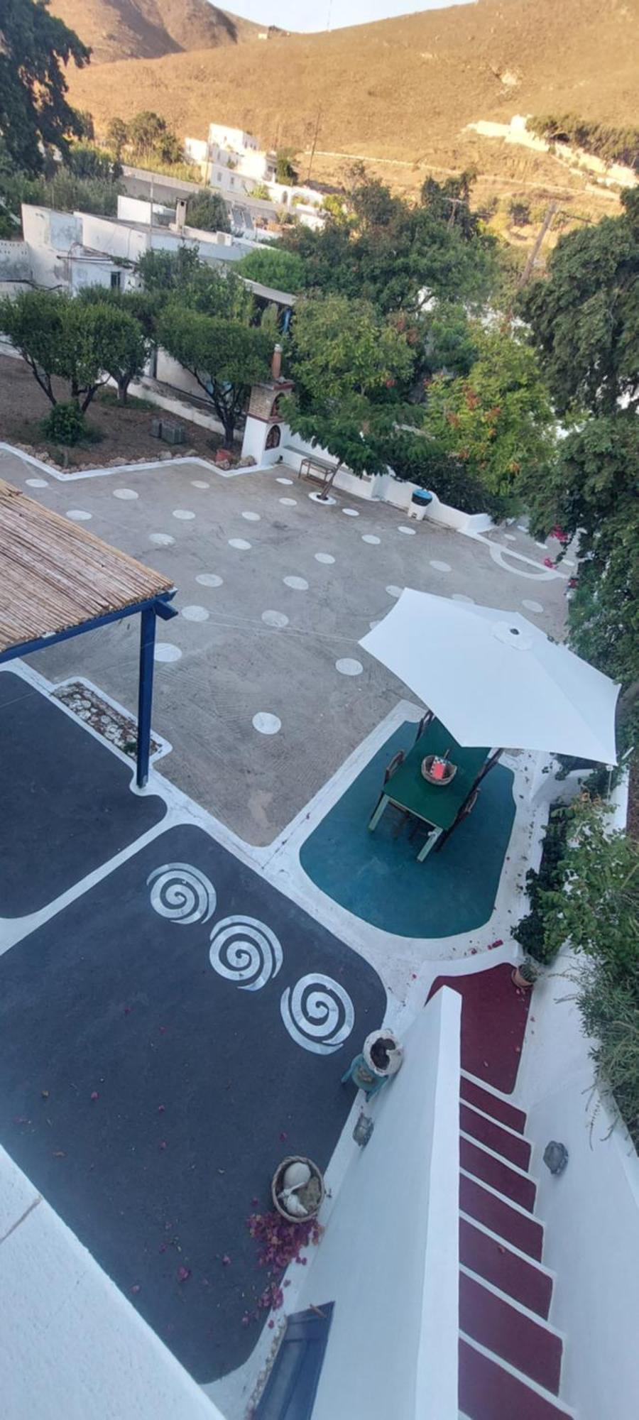 Ferienwohnung Ο Μπαξεσ Livadi  Exterior foto